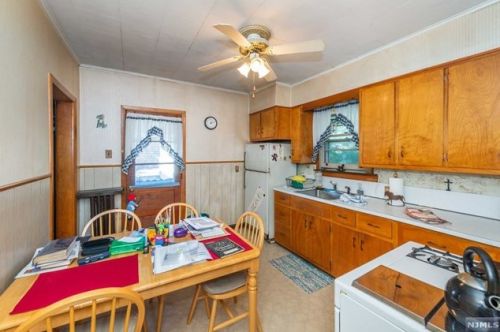 237 Stephens St, Belleville NJ 07109-3140 exterior