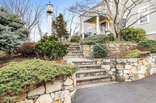 19 Del Prete Dr, Hingham, MA 02043-4611