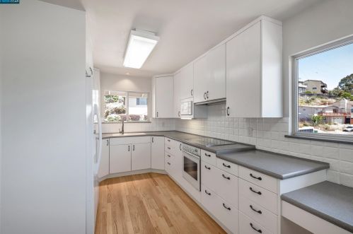 1973 Placer Dr, San Leandro CA  94578-1336 exterior