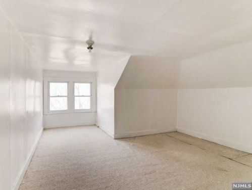 133 Grant Ave, Cresskill NJ 07626-1203 exterior