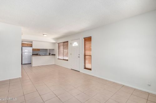 1430 53 Ave, Phoenix AZ 85043-1747 exterior