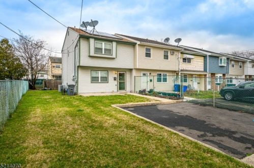 17 Mercer St, Carteret, NJ 07008-3313