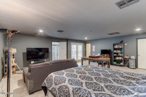 3825 Elm St, Phoenix AZ 85033-2112 exterior