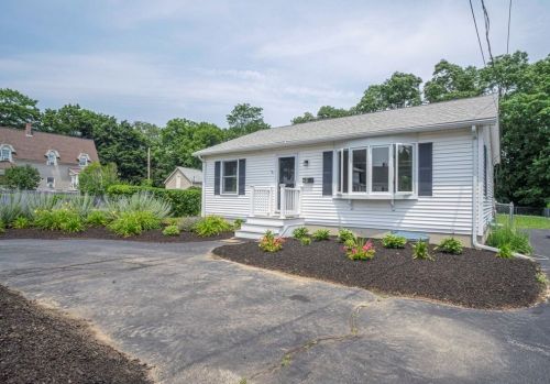 283 Tremont St, Taunton, MA 02780-2107