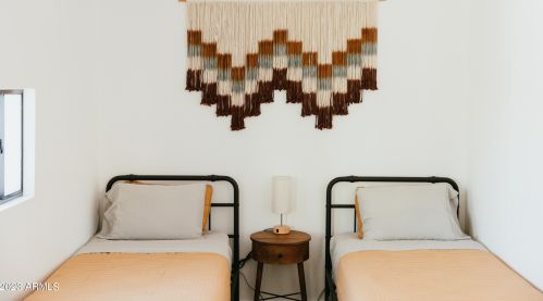 2635 Clarendon Ave, Phoenix AZ 85018-5958 exterior