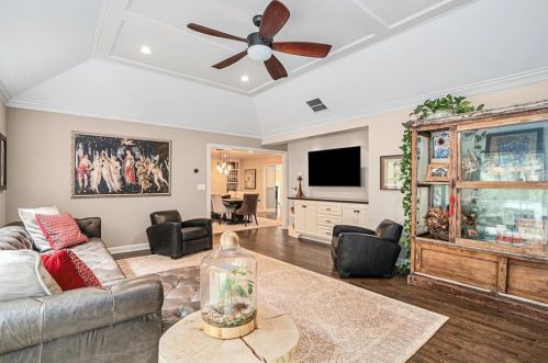 230 Broadland Rd, Atlanta GA 30327-3216 exterior