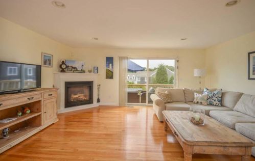 850 Falmouth Hwy, Falmouth MA 02540-2118 exterior