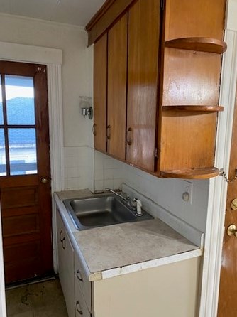 39 Eastern Ave, Worcester MA 01605-3046 exterior