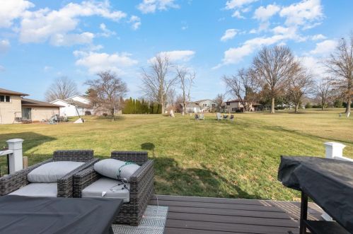 3964 Kingsway Dr, Crown Point IN 46307-8944 exterior