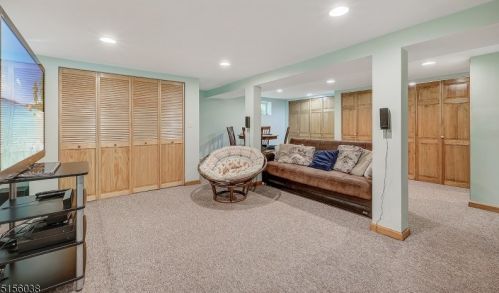 205 Fairway Ave, Belleville NJ 07109-1401 exterior