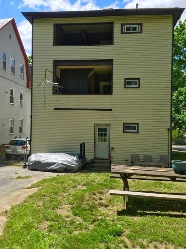 68 Windsor St, Worcester MA 01605-2141 exterior