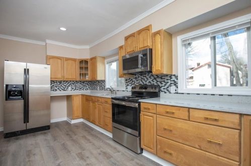 139 Haverhill St, Dracut MA 01826-5637 exterior