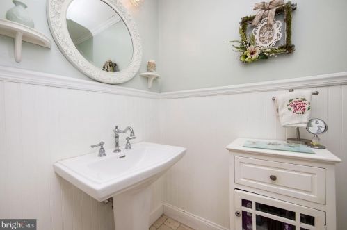 27 Rygate Ave, West Deptford NJ 08096-4218 exterior