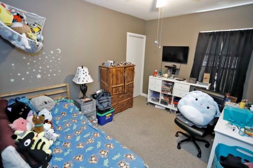 10 Viall St, New Bedford MA 02744-2505 exterior