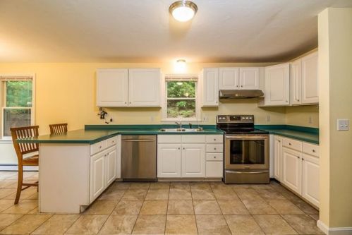 5 Seneca Ln, Plymouth MA  02360-4821 exterior