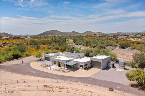 39068 15th Ave, Phoenix AZ 85086-7226 exterior