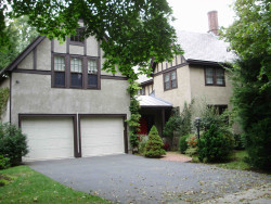 195 Beethoven Ave, Newton, MA 02468-1731