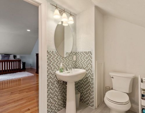 8 Clemmons St, Southborough MA  01772-1314 exterior