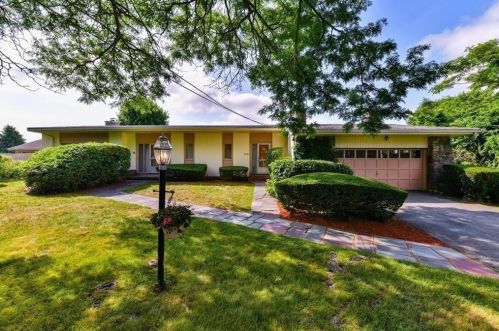 142 Crabtree Rd, Quincy MA 02171-1250 exterior