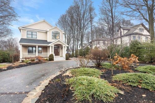 24 Elm St, Dedham MA  02026-5915 exterior