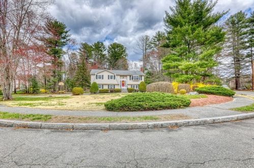 1 Westchester Dr, North Reading, MA 01864-1436