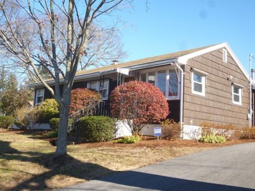 14 Alexander Rd, Worcester, MA 01606-3504