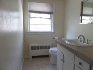 649 Greendale Ave, Needham MA  02492-4337 exterior