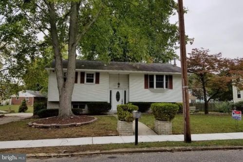 39 Avalon Ave, West Deptford, NJ 08096-5339