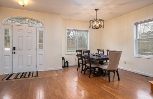 23 Russellville Rd, Montgomery MA 01085-1187 exterior