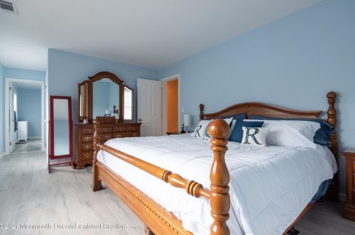 760 Veterans Hwy, Jackson Twp NJ 08527-3335 exterior