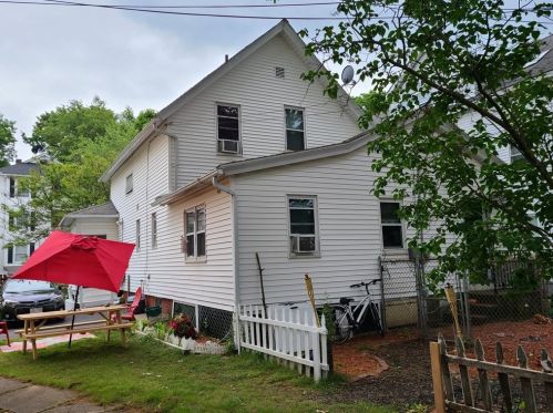 34 Florence St, Worcester, MA 01610-1338