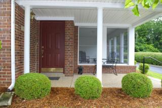 10502 Eagle Pines Ln, Louisville, KY 40223-6154