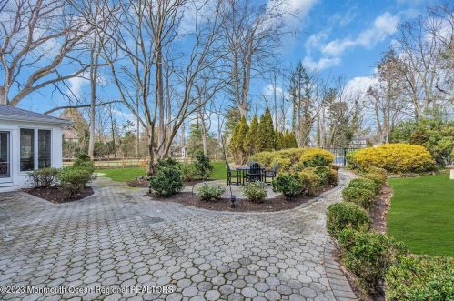 130 Rumson Pl, Little Silver NJ  07739-1044 exterior