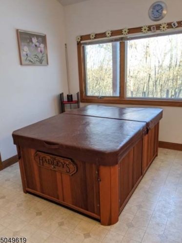 4 Dales Xing, Wantage NJ 07461-3229 exterior