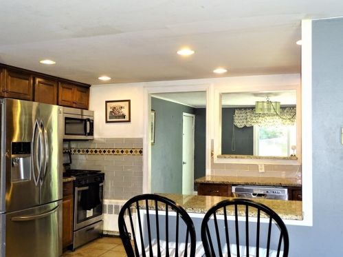 11 Rhodes Cir, Hingham MA 02043-1529 exterior