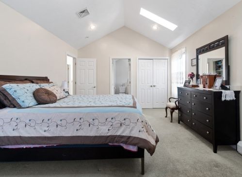 305 Detroit St, Fall River MA 02721-4904 exterior