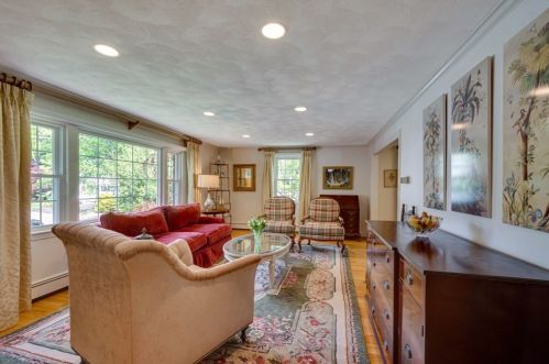 24 Meredith Cir, Needham, MA 02492-1946