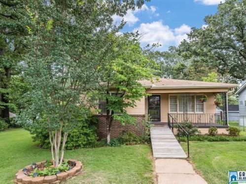 425 Oakland Dr, Birmingham, AL 35228-2015