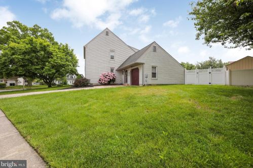 27 Rygate Ave, West Deptford NJ 08096-4218 exterior