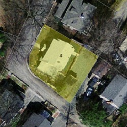 10 Central Close, Newton MA 02466-2305 aerial view