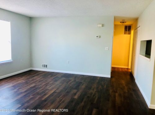 301 Geranium Ct, Jackson Twp NJ  08527-4117 exterior