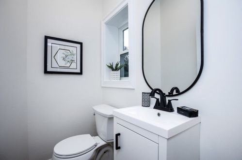 77 Hodge Rd, Arlington MA  02474-1933 exterior