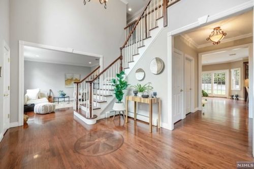 57 Merrifield Way, Cresskill NJ  07626-1033 exterior