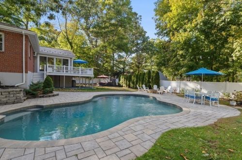 23 Colonial Rd, Hingham MA 02043-3639 exterior