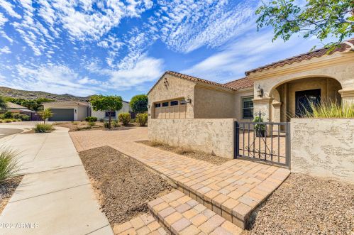 7904 29th Pl, Phoenix AZ  85042-7140 exterior