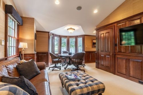 61 Brg St, Hingham MA 02061-2333 exterior