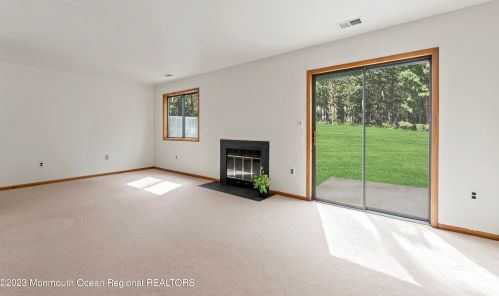 73 Wigwam Ln, Tinton Falls NJ 07724-3176 exterior