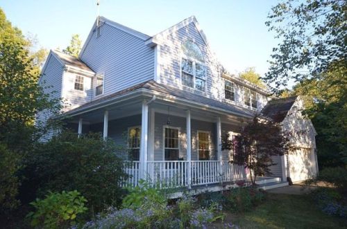 55 Lilac Ln, Amherst MA  01002-1102 exterior