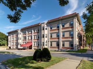 75 Wells St, Greenfield MA  01301-2398 exterior