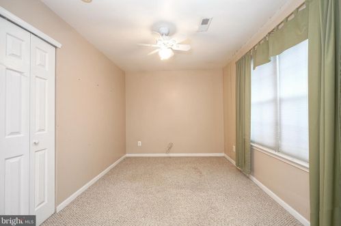 1421 Tristram Cir, West Deptford NJ 08051-2264 exterior